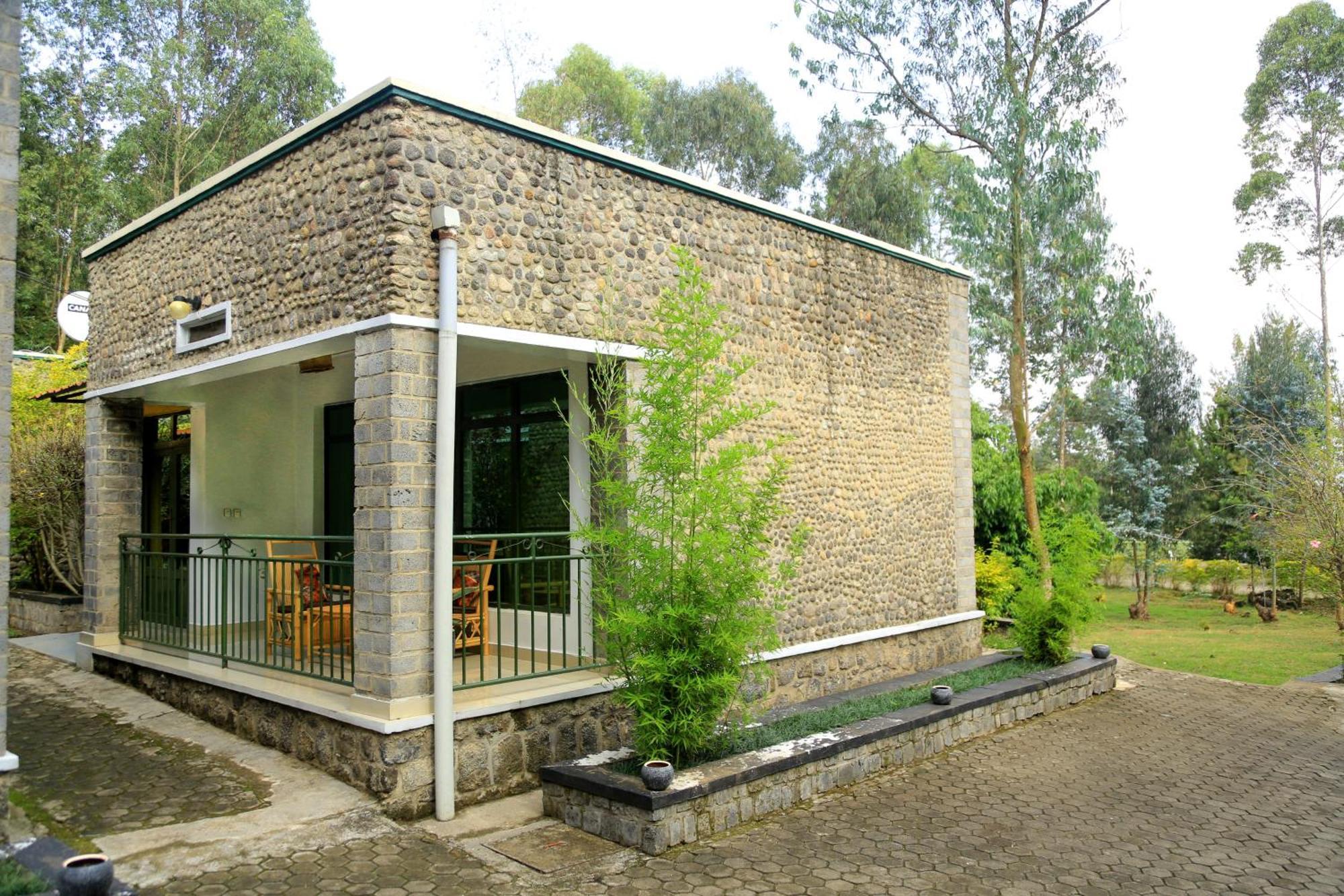 Karisimbi Cave Resort Ruhengeri Esterno foto