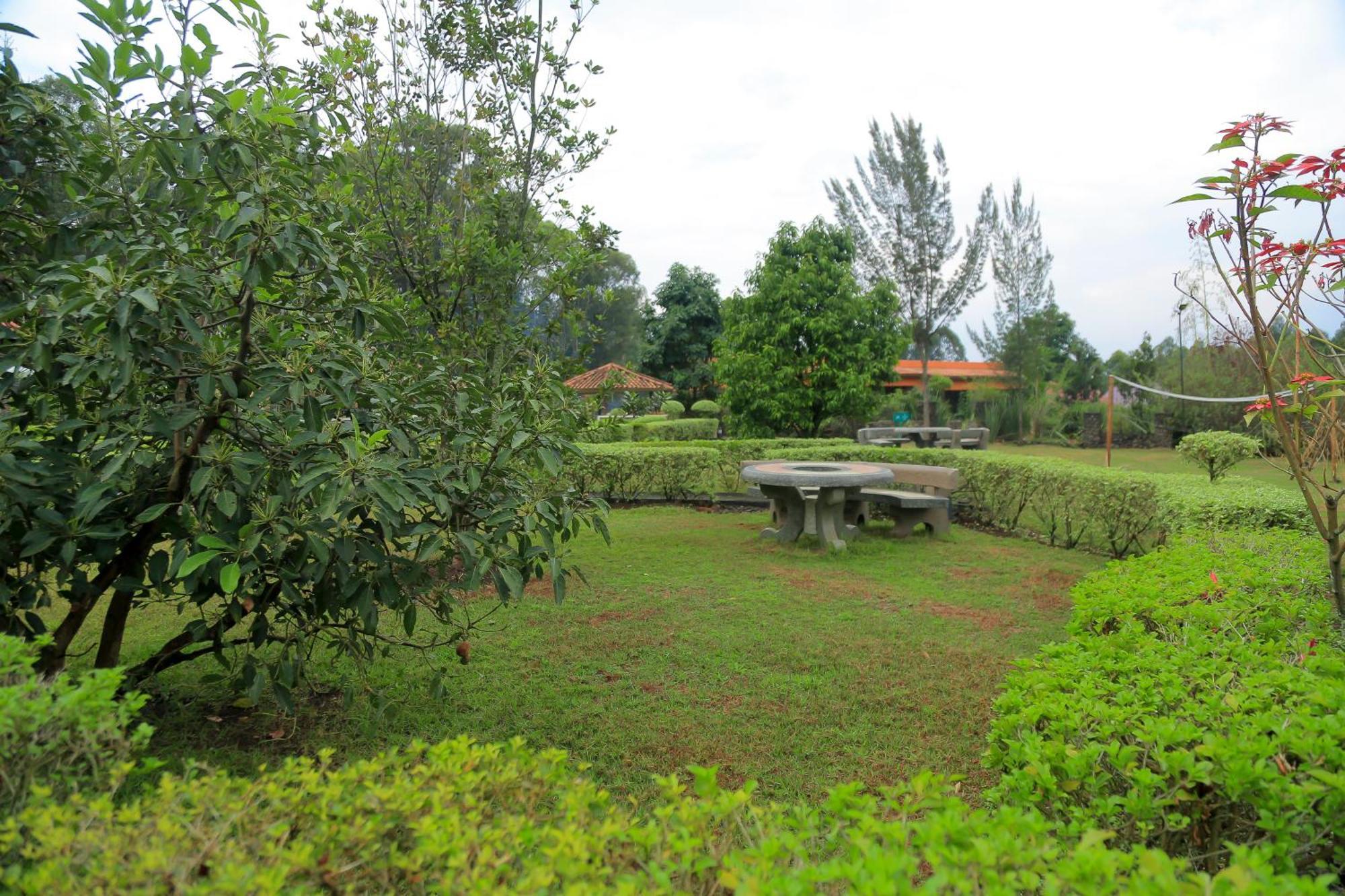 Karisimbi Cave Resort Ruhengeri Esterno foto