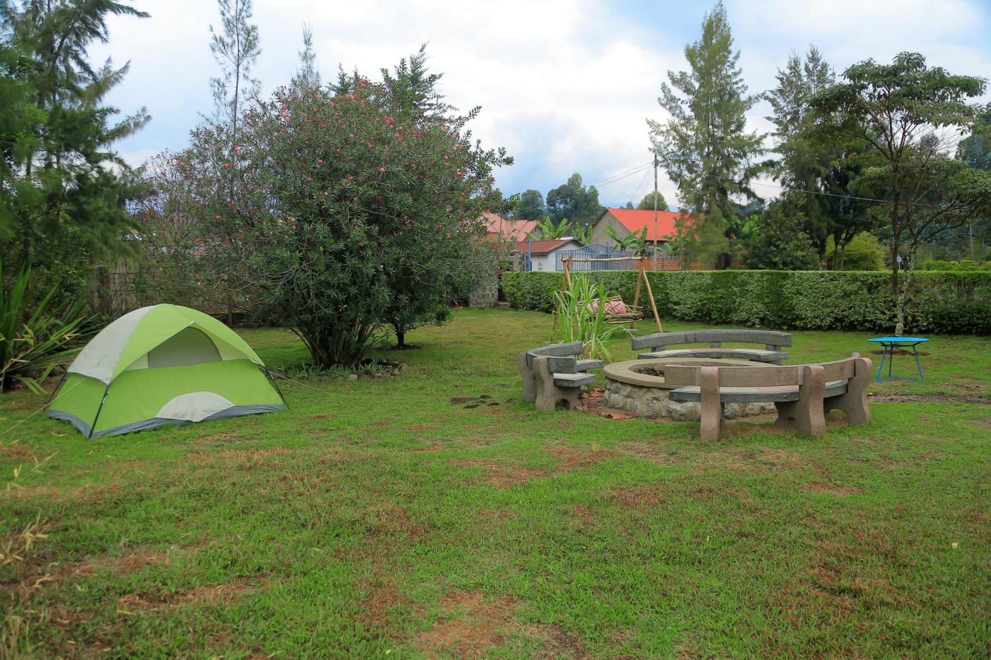 Karisimbi Cave Resort Ruhengeri Esterno foto